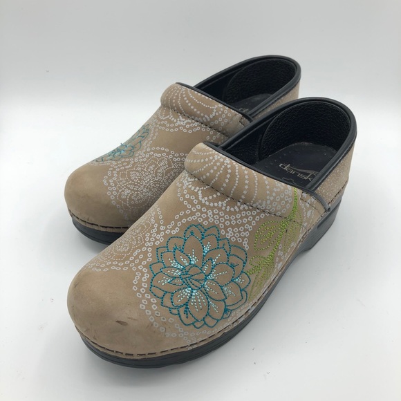 dansko embroidered pro